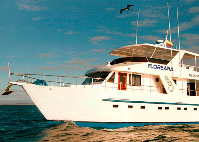 crucero-clase-turista-yate-floreana-galapagos-5